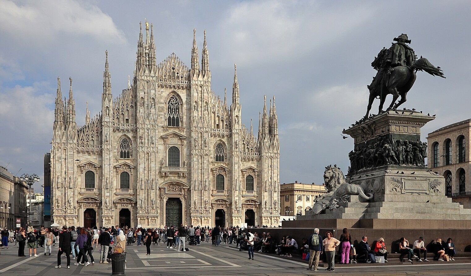 Duomo di Milano - Monumento a Vittorio Emanuele II - Museo del Novecento