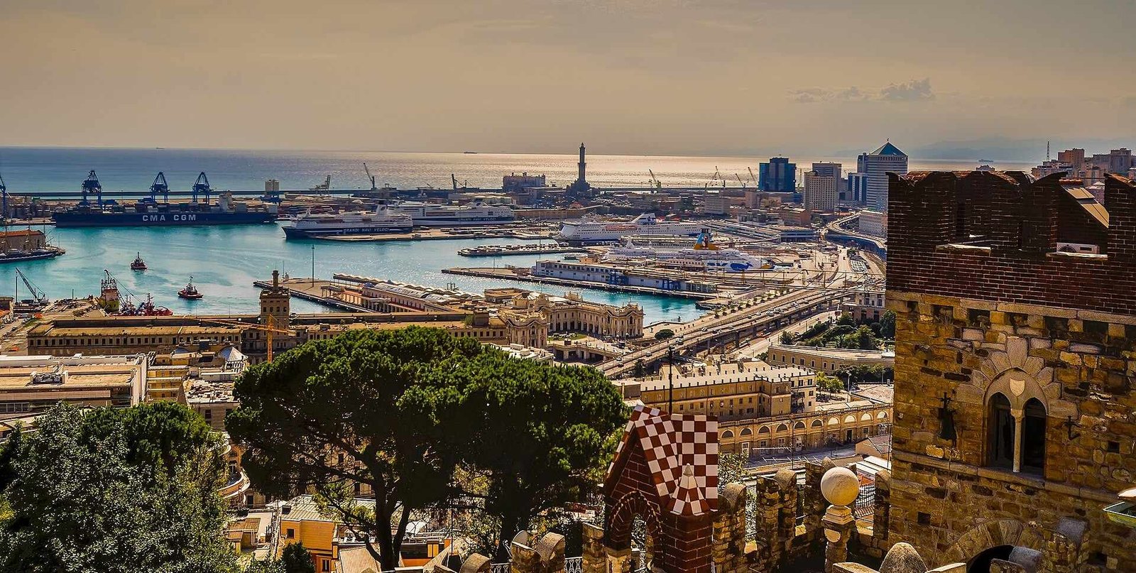 Panoramica della città di Genova