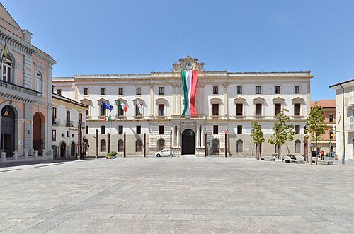 Potenza, Palazzo della Prefettura in Piazza Pagano