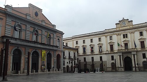 Potenza, Teatro Stabile e Palazzo della Prefettura in Piazza Pagano